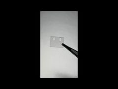 Ventana óptica de zafiro cuadrada personalizada con orificio pasante