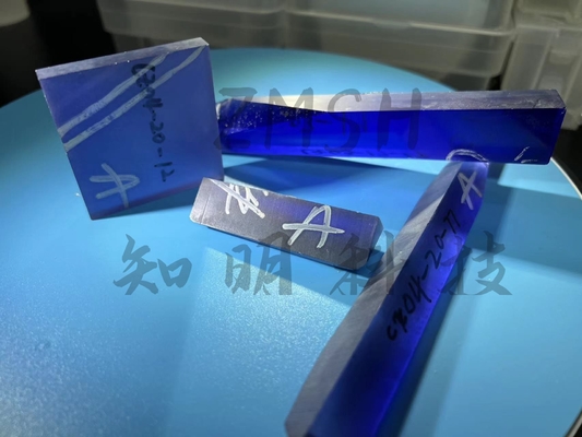 comprar El laboratorio sin pulir sin cortar de la materia prima del corindón de las piedras preciosas sintéticas creó el zafiro azul Fabricación en línea