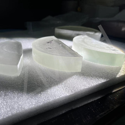 comprar Cristales de SiC de Moissanita Blanca, puramente transparentes y ultra duros para la industria de la joyería Fabricación en línea